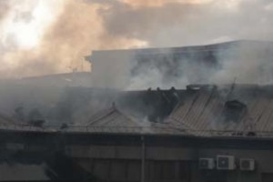 МЧС о пожаре в офисе РПА: сгорело 500 кв.м крыши и хозяйственные принадлежности