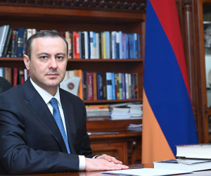 Armenian Security Chief to the U.S. for Talks