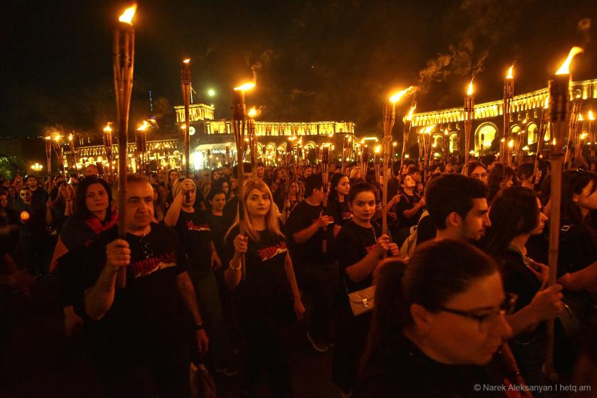 Факельное шествие по случаю 109-ой годовщины Геноцида армян (фото) 