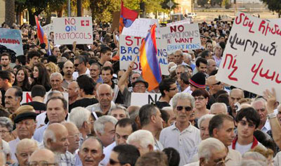 28_09-gnp_protests