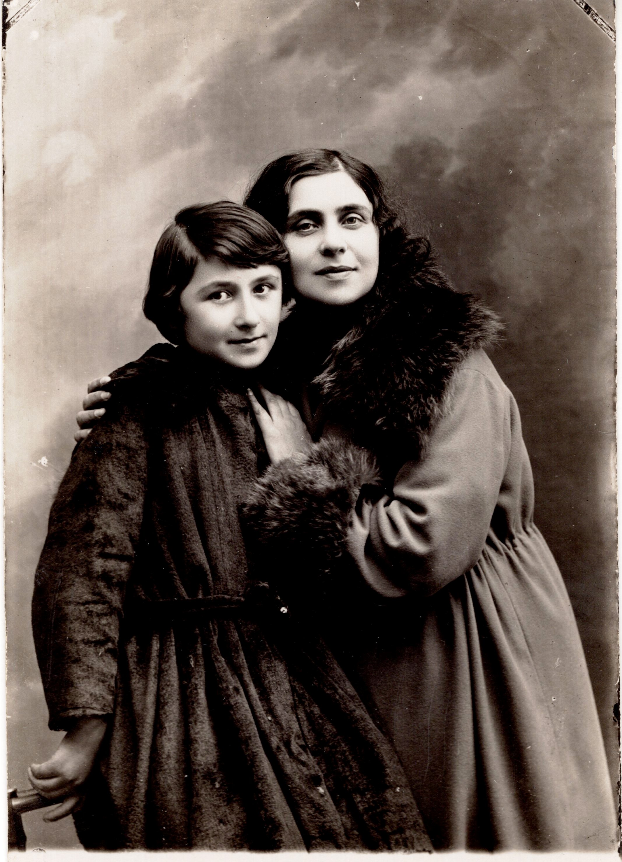 Դստեր՝ Սիրանուշի հետ.jpg (846 KB)