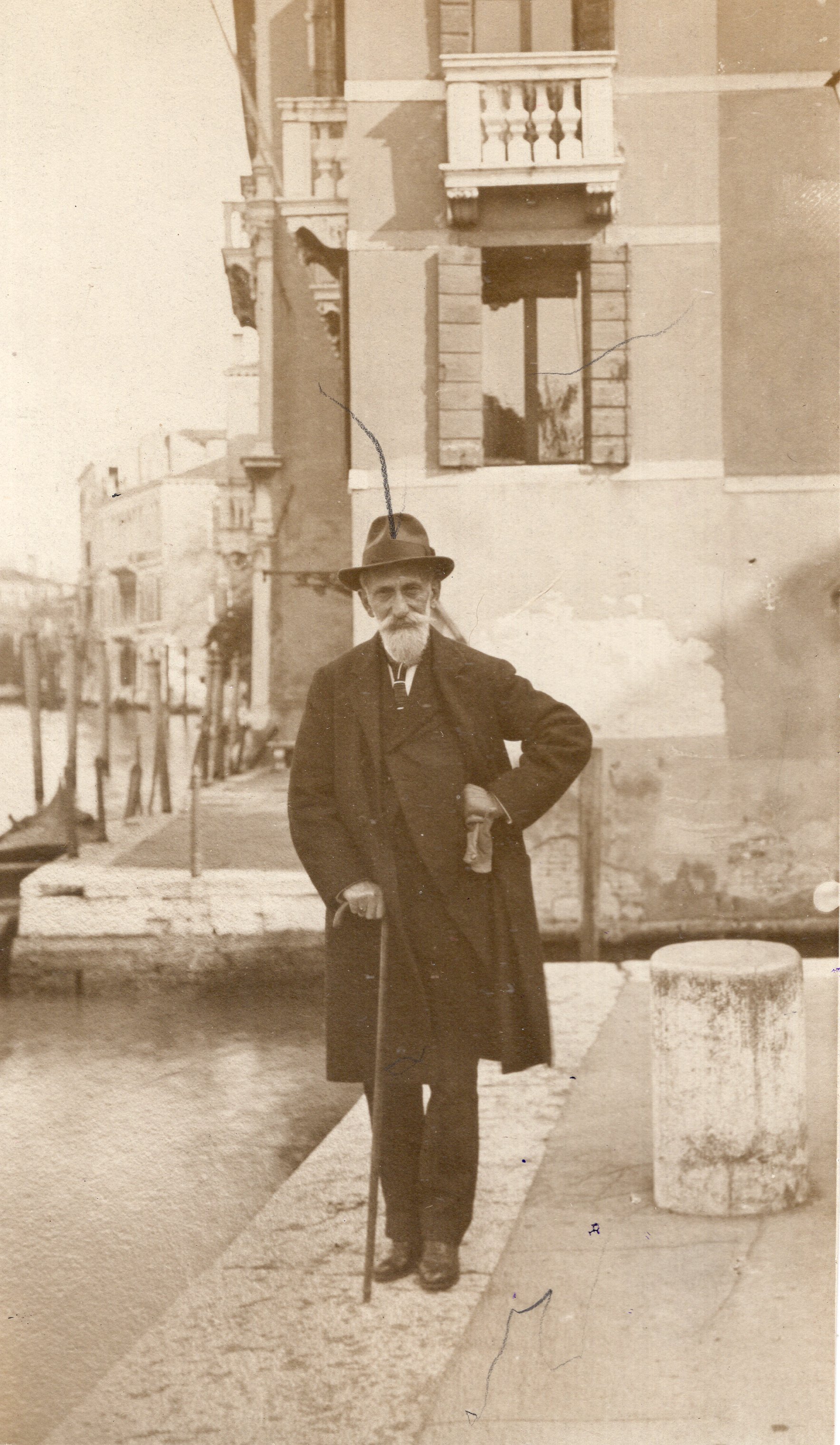 Վենետիկում, 1923.jpg (958 KB)