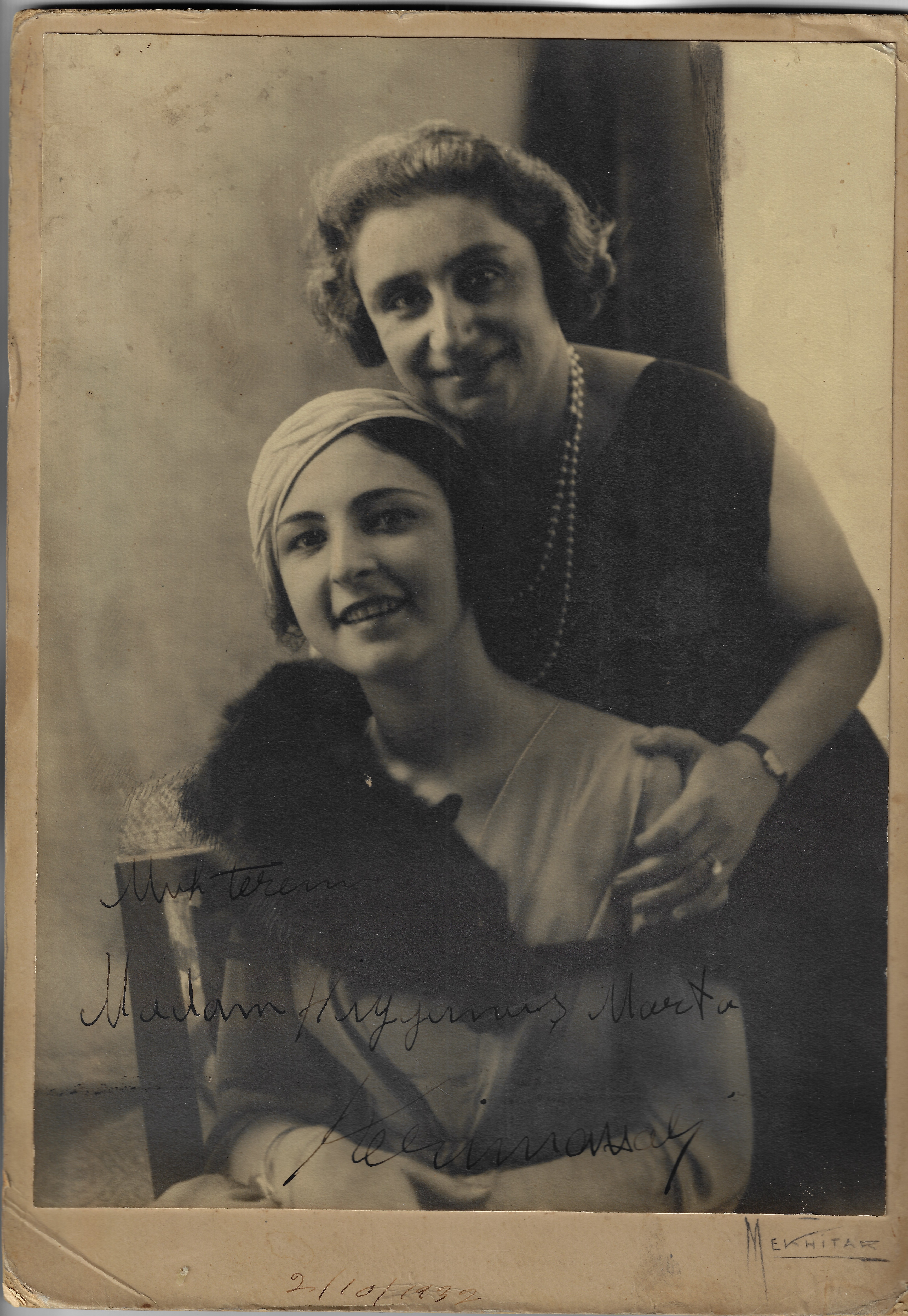 1932թ. «Միսս Թուրքիա» և «Միսս տիեզերք» տիտղոսակիր Քերիման Հալիսի հետ.jpg (5.70 MB)