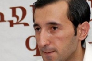 Court Throws Out Slander Suit Against &quot;Hraparak&quot;