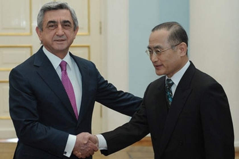 New Korean Ambassador Presents Credentials