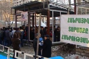 Вечер авторской песни в сквере на проспекте Маштоца