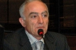 Լյովա Խաչատրյանի առաջին «գալիֆե» անդրավարտիքի կապը թիվ 12 ընտրատարածքի հետ