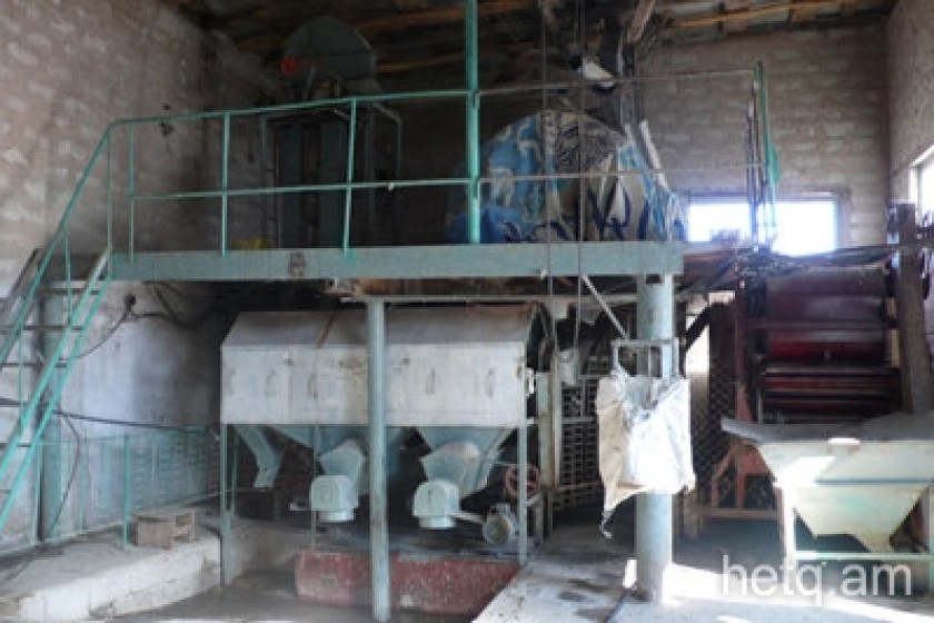 Գյուղացին եթե հացահատիկ ցաներ, ալրաղացի դուռը չէին կողպի