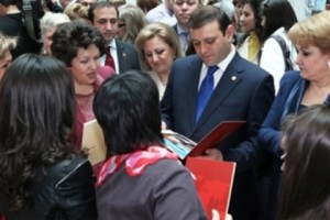 Քաղաքապետարանի ճեմասրահում բացվել է «Գործարար հայուհի» էքսպո-ցուցահանդեսը