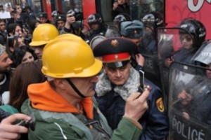 Жирайр Сефилян, Манвел Саркисян и Тигран Хзмалян выступили с призывом к старшему 
поколению