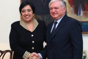 Է. Նալբանդյան. «Հայաստանը երբեք չի ընդունի եղբայրական Կիպրոսը մասնատելու 
փորձերը»