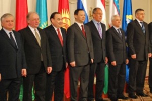 Է. Նալբանդյանը մասնակցել է ՀԱՊԿ եւ ԱՊՀ արտգործնախարարների խորհուրդների 
նիստերին