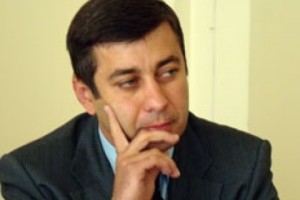 Агитационный плакат Владимира Карапетяна не устанавливается