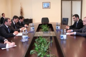Տարոն Մարգարյանը հանդիպել է Լատվիայի դեսպանի հետ