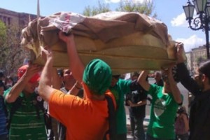 Активисты-экологи надеются, что похороны Олика Гархяна дадут результат (фоторепортаж)