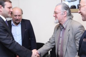 Ջազմենները՝ քաղաքապետարանում
