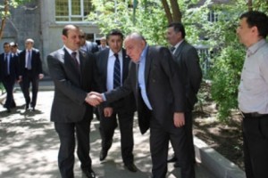Երևանի քաղաքապետը աշխատանքային շրջայց է կատարել Կենտրոն վարչական 
շրջանում