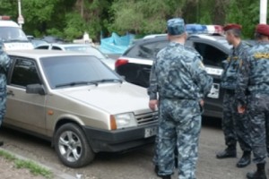Скопление полицейских сил перед избирательным участком 10/31 (фото)