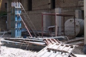 Պատահար Արամի փողոցի շինհրապարակում. երկաթբետոնյա պանելի տակ մարդ է 
մնացել