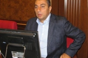 Սամվել Ալեքսանյանը «սնանկանում» է, կինը` հարստանում