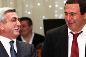 «Հրապարակ». Ծառուկյանը ճանապարհում եւ դիմավորում է