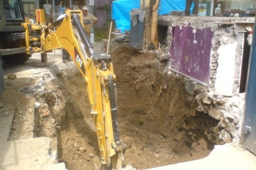 Сигнал: на улице Абовяна ведется строительство