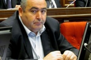 Депутат отрицает, что служащий в армии его сын способен на насилие