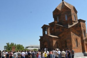 В селе Беркашат освящена новая церковь