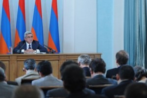 Армения приостановила дипотношения с Венгрией