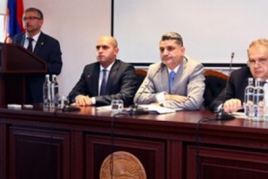 PM Sargsyan Calls for 40% Wage Raise at Universities