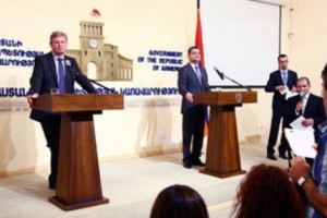Տիգրան Սարգսյանն ընդունել է Շտեֆան Ֆյուլեին և պատասխանել լրագրողների հարցերին