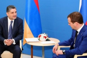 Տիգրան Սարգսյանը հանդիպել է Ռուսաստանի վարչապետ Դմիտրի Մեդվեդևին