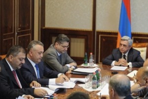 Նախագահ. «Ցանկացած միջնորդություն հարկային մարմիններին ես դիտելու եմ 
միջամտություն նրանց աշխատանքին և անխնա պատժելու եմ բոլոր պաշտոնյաներին»