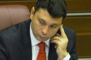 Эдуард Шармазанов вывел из себя депутатов-оппозиционеров
