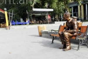Iranian Tourist Breaks Statute By Sitting on It