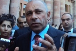 «Հրապարակ». նախկին մարզպետն ասում է, որ Ալիկ Սարգսյանը գումար է գրպանել