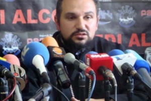 Священник Ваграм Меликян об облицовке ограды Гандзасара: "Поднимать вопросы отдельных 
монастырей и церквей должен не Католикос"