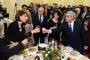 President Sargsyan Hosts Holiday Party for the Press