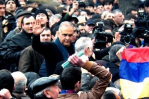 Hovannisian Adresses Crowd After Sargsyan Meeting; Reserves Details till Tomorrow