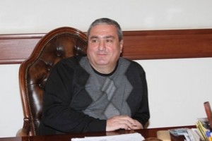 Совет старейшин Армавира устроил банкет по случаю возвращения мэра