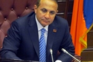Овик Абрамян не намерен подавать в отставку, а премьер-министр не хочет уходить