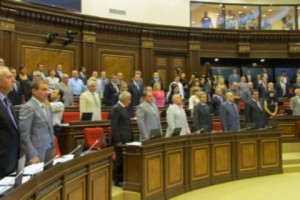 НС начало работу с минуты молчания