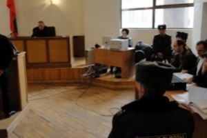 Տուժողի ներկայացուցիչը` վկային. «Երդվի երեխեքիդ արևով, որ սուտ չես խոսում»