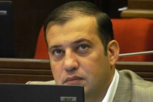 В.Бабаян: "Если премьер сохранит свой пост, это будет катастрофа для нашего 
общества"