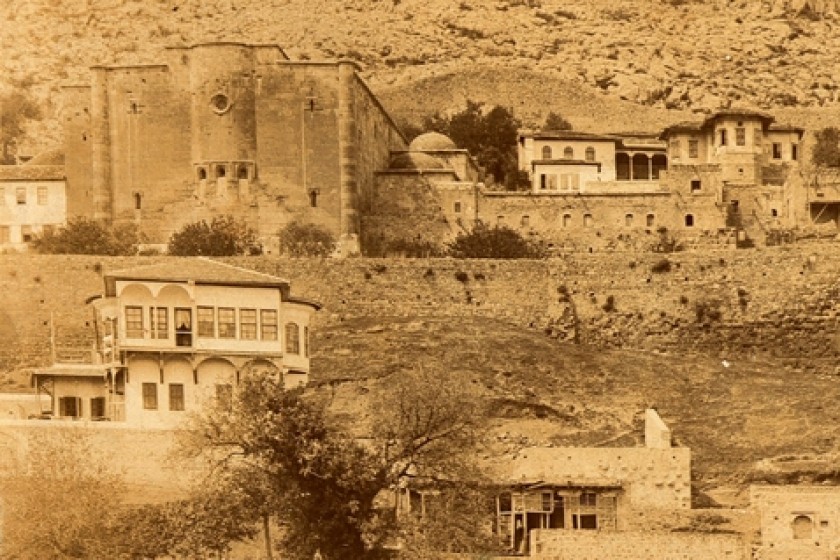 Houshamadyan: Lebanese-Armenian is on a Mission to Reconstruct the Lost World of Ottoman 
Armenian 
Town and Village Life