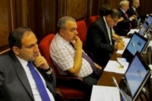 Г.Багратян: "Решив сегодня вопрос работы конкурентоспособной авиакомпании, можно 
утроить число приезжающих в Армению туристов"