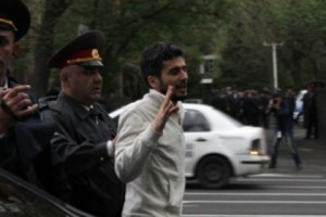 Митингующие направились на Баграмяна, 26