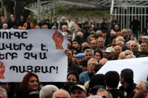 Ապրիլի 12. Րաֆֆի Հովհաննիսյանի հանրահավաքը Ազատության հրապարակում (լուսանկար)
