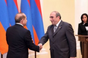 Տարոն Մարգարյանի քարոզչական պաստառները, «ապաքաղաքականացված» 
համատիրությունը և նախընտրական խոստումները