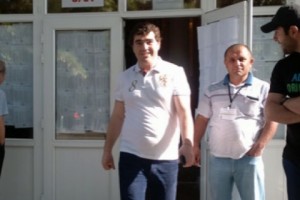 Prosperous Armenia Candidate Freely Strolls Around Polling Station